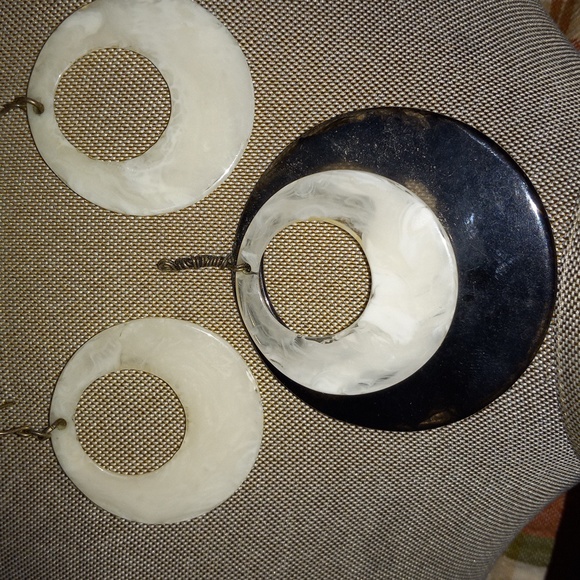 Jewelry - PENDANT AND PIERCED EARRINGS